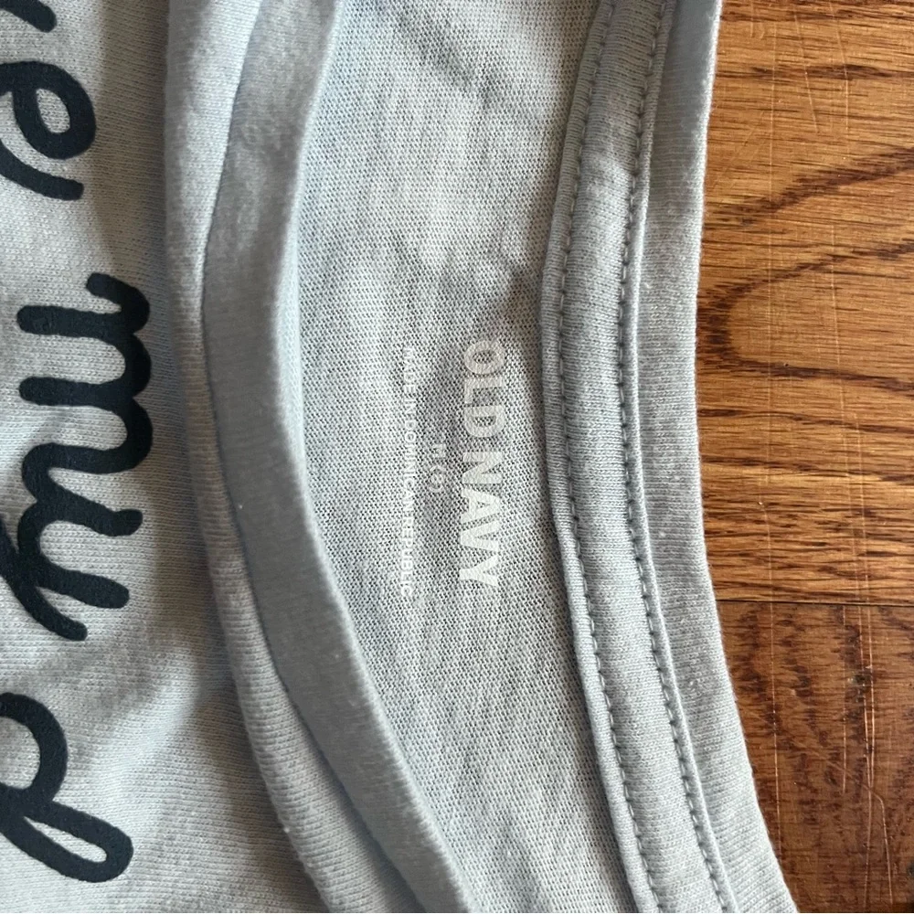 Old Navy Gray Graphic Tees - Picture 12 of 12